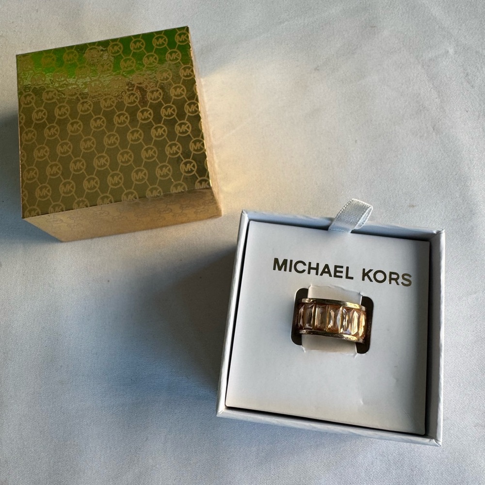 Michael Kors Women’s Gold Tone Band Ring with Rose Gold Baguette Crystals Size 7